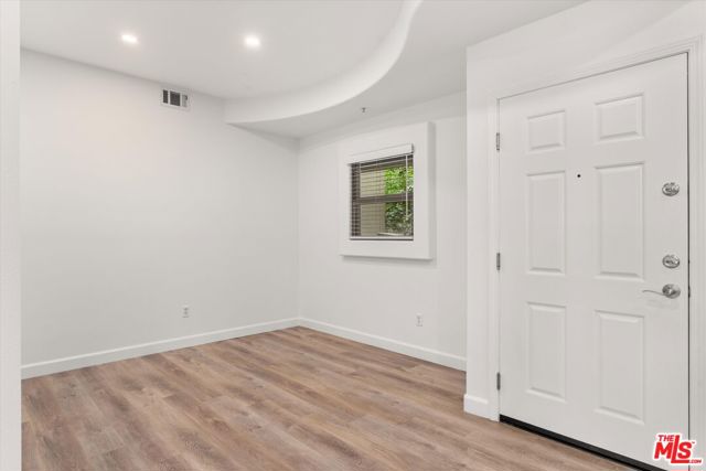 13044 Pacific, Playa Vista CA: https://media.crmls.org/mediaz/9f4c0910-2b0c-41a9-ad8b-21d623758d16.jpg