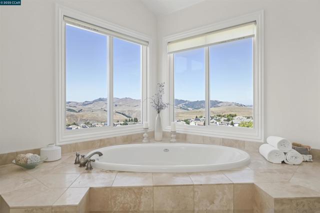 3388 Ashbourne Cir, San Ramon CA: https://media.crmls.org/mediaz/9f4c152a-ffb5-42db-81aa-9b999176bab3.jpg