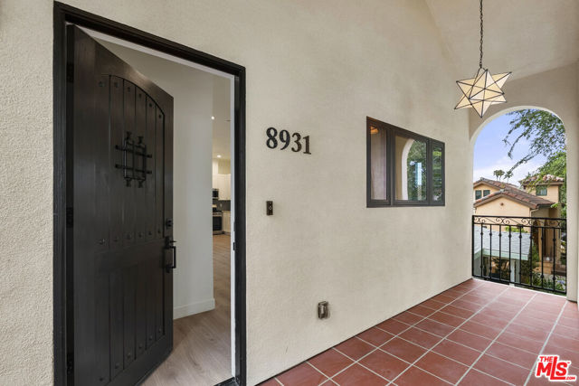 8931 Hubbard Street, Culver City CA: https://media.crmls.org/mediaz/9f4c28e4-62ff-4715-89dc-617b4b731b74.jpg