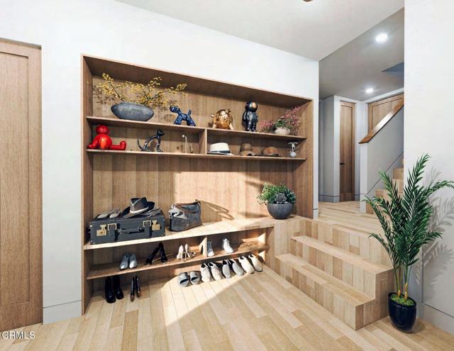 1070 N Oban Dr, Los Angeles CA: https://media.crmls.org/mediaz/9f4c85ec-5361-4311-abee-a13291e659ef.jpg