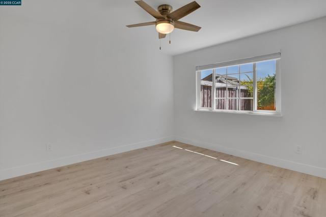 3253 Madrone St, Antioch CA: https://media.crmls.org/mediaz/9f4cdfe8-c72e-4f23-ae18-126c3631488d.jpg