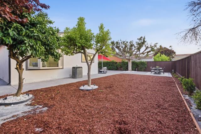 1497 Meadow Glen Way, San Jose CA: https://media.crmls.org/mediaz/9f4ce54f-d28b-438f-a079-c6299446b5e7.jpg
