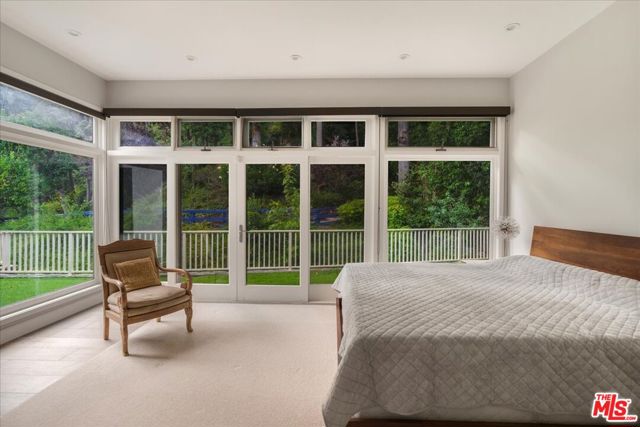 3479 Mandeville Canyon Road, Los Angeles CA: https://media.crmls.org/mediaz/9f4d4785-b468-40a2-abf6-f66a35cdb0ea.jpg