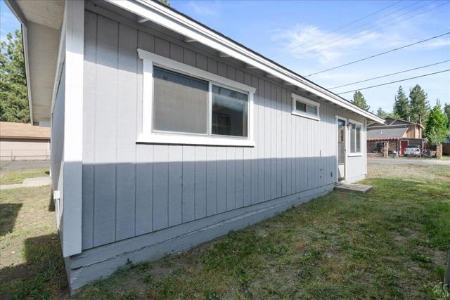 1101 W Country Club Boulevard, Big Bear CA: https://media.crmls.org/mediaz/9f4dab1f-8fd0-42c5-86e9-200e35f009f7.jpg