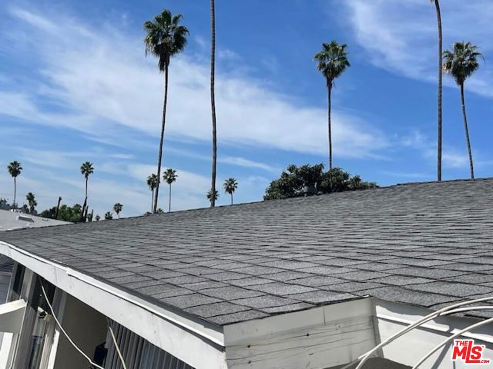 https://media.crmls.org/mediaz/9f4df462-4442-45cb-8337-7d919365761b.jpg?preset=X-Large