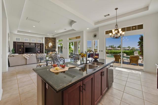 51686 Via Sorrento, La Quinta CA: https://media.crmls.org/mediaz/9f4e44e6-4c62-412e-9988-4548f4161cf6.jpg