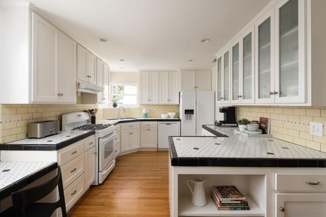 2810 Ivy Street, San Diego CA: https://media.crmls.org/mediaz/9f4e54dd-e36d-4091-a97b-a97ec493cfec.jpg