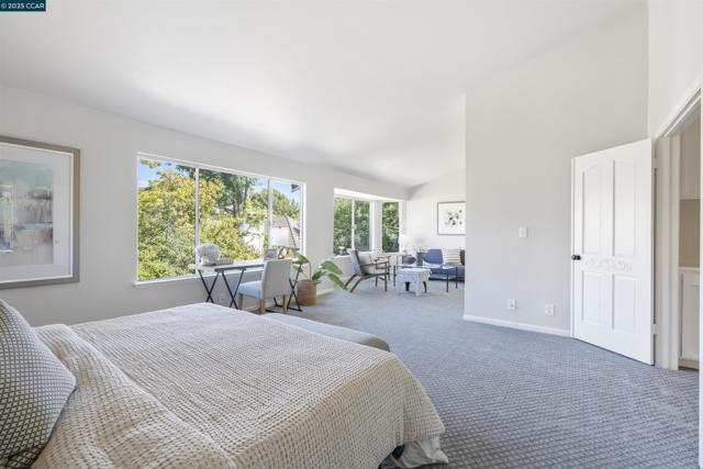 5 Stuart Place, Danville CA: https://media.crmls.org/mediaz/9f4e689e-79d1-4ffe-9ff0-1dbe0df86ef3.jpg