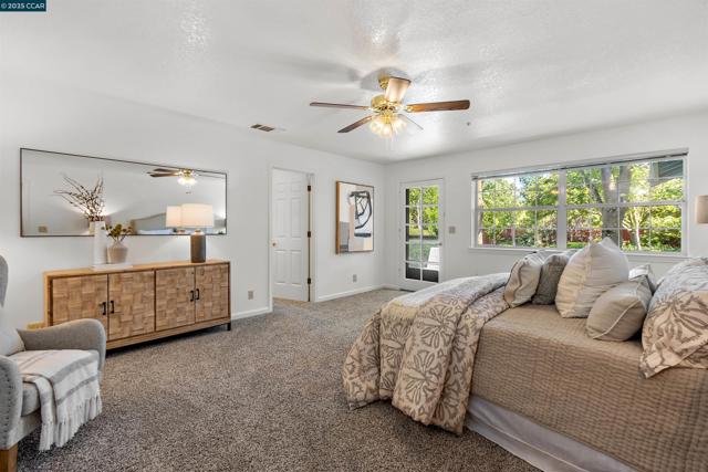 5435 Box R Ranch Rd, Vacaville CA: https://media.crmls.org/mediaz/9f4e80a0-683c-461f-a9ee-f65295fdd983.jpg