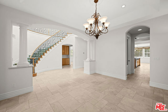 1756 Ruhland Avenue, Manhattan Beach CA: https://media.crmls.org/mediaz/9f4f18bc-96c7-4a03-8232-f92de98a4558.jpg