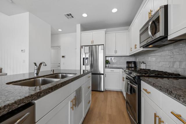 5441 San Roberto, San Diego CA: https://media.crmls.org/mediaz/9f4fd368-9ce7-4d77-8f51-126703237e99.jpg
