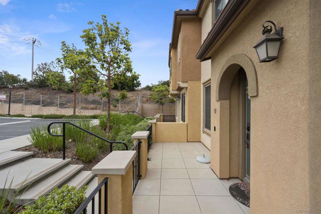 1800 Saltaire Place, San Diego CA: https://media.crmls.org/mediaz/9f4ffa13-25f3-48e6-b9bb-7794862676a8.jpg