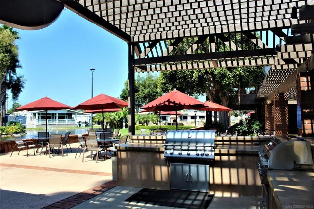 7004 San Bartolo, Carlsbad CA: https://media.crmls.org/mediaz/9f501963-e5ec-495e-a588-bb5539b3d19b.jpg