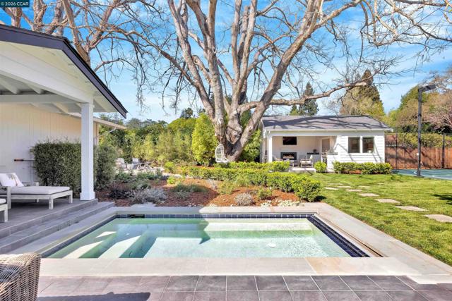 Image 42 of 53 For 942 Raintree Pl