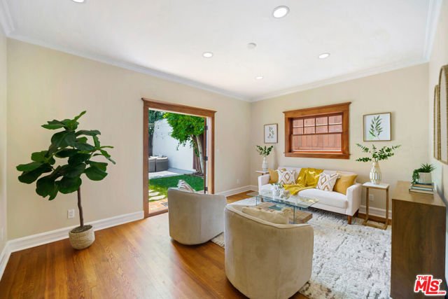 588 N Gower Street, Los Angeles CA: https://media.crmls.org/mediaz/9f502b8c-c0b3-487f-9418-2f79d904cfe6.jpg