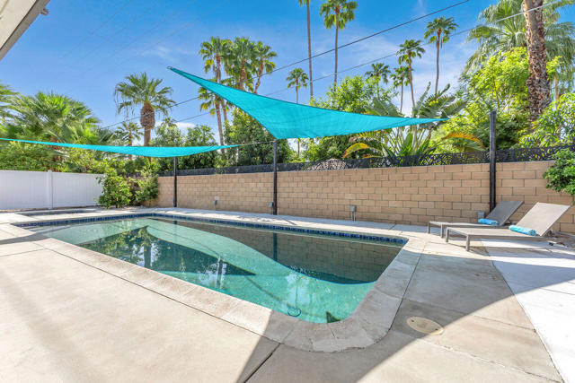 1075 E Sunny Dunes Road, Palm Springs, CA 92264