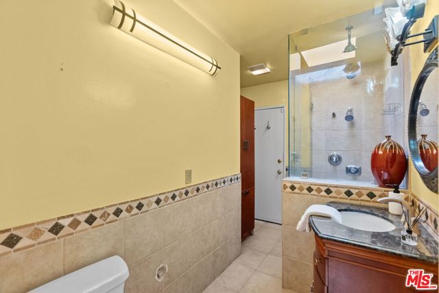 6319 Willowcrest Avenue, North Hollywood CA: https://media.crmls.org/mediaz/9f512aae-a2b6-4ca4-858c-fd964ab8cdea.jpg