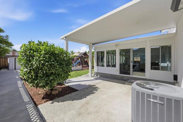 520 Tigerwood Way, San Jose CA: https://media.crmls.org/mediaz/9f5159e0-99ef-4527-b6e6-1ea2460ac34b.jpg