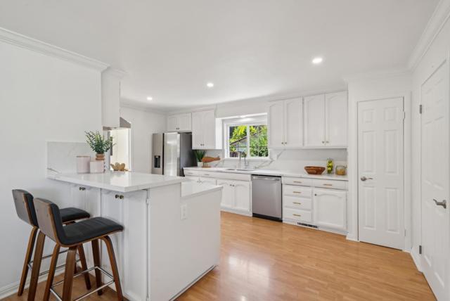 1284 Mandarin Drive, Sunnyvale CA: https://media.crmls.org/mediaz/9f52364c-ca93-4b4f-b854-c1b4dc4b0f5e.jpg