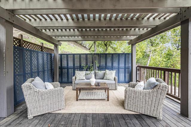 19233 Mountain Way, Los Gatos CA: https://media.crmls.org/mediaz/9f524296-563f-4162-9b14-0a8e2f891425.jpg