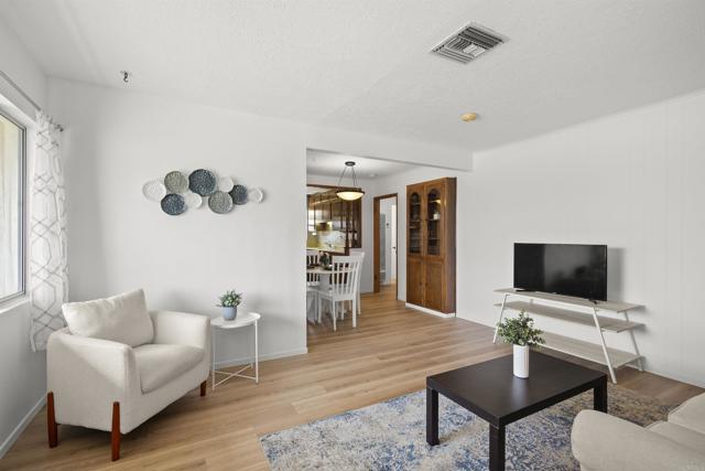 742 Jefferson Avenue, Chula Vista CA: https://media.crmls.org/mediaz/9f529ef8-ba9a-4b45-89f3-da379d6e7ed3.jpg