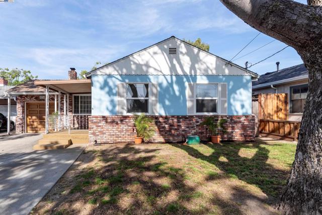 591 VIA ACALANES, San Lorenzo CA: https://media.crmls.org/mediaz/9f532d7c-082b-40f0-9cbf-8190a68a5ce3.jpg