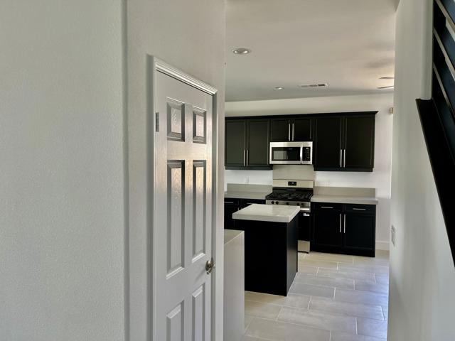 82602 Tivoli, Indio CA: https://media.crmls.org/mediaz/9f5392c0-9de3-4b63-802d-375bfc3093a2.jpg