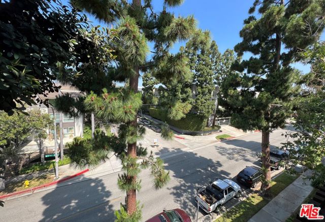 5950 Canterbury Drive, C305 photo 8