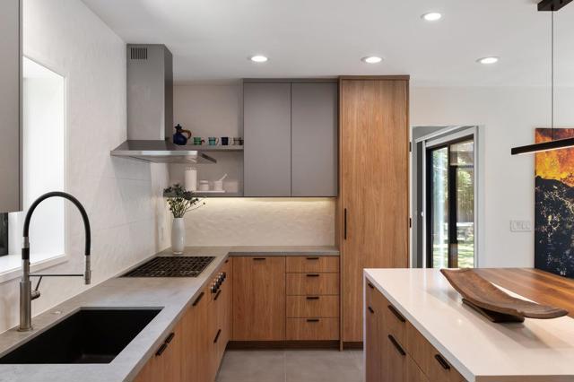 137 30th Avenue, San Mateo CA: https://media.crmls.org/mediaz/9f54eac2-3360-4440-b0b6-da5b8bcf7010.jpg