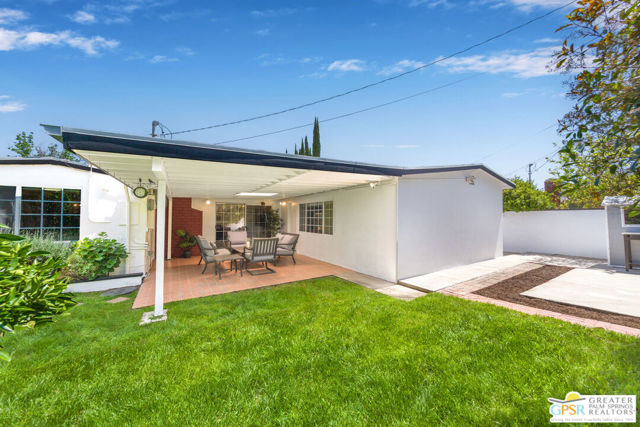 13613 Muscatine Street, Arleta CA: https://media.crmls.org/mediaz/9f55f585-92df-41ae-a6a4-764342592b0b.jpg