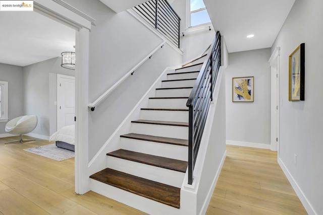 812 Foothill Blvd, Oakland CA: https://media.crmls.org/mediaz/9f561caf-9ba1-40ee-b283-a0eddba2a698.jpg