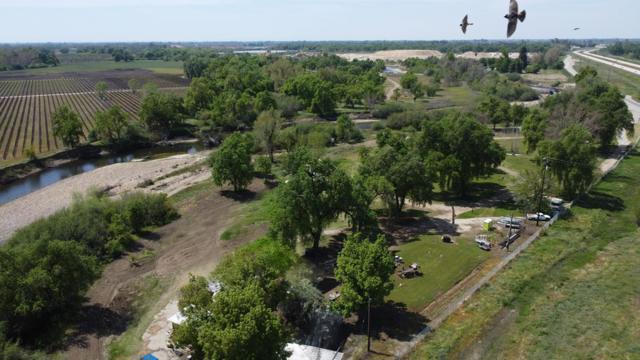 17439 E Kings Canyon Road, Sanger CA: https://media.crmls.org/mediaz/9f56bfdc-827a-4417-82ed-a67d37f76469.jpg