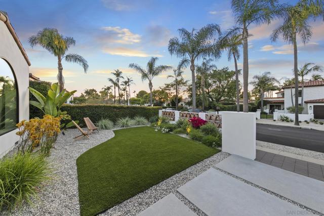 4223 Middlesex Dr, San Diego CA: https://media.crmls.org/mediaz/9f56f97e-897c-4702-92f0-a329470866e5.jpg