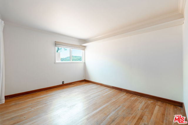 13033 Sky Valley Road, Los Angeles CA: https://media.crmls.org/mediaz/9f57502b-9157-4456-814f-bd7079b61350.jpg