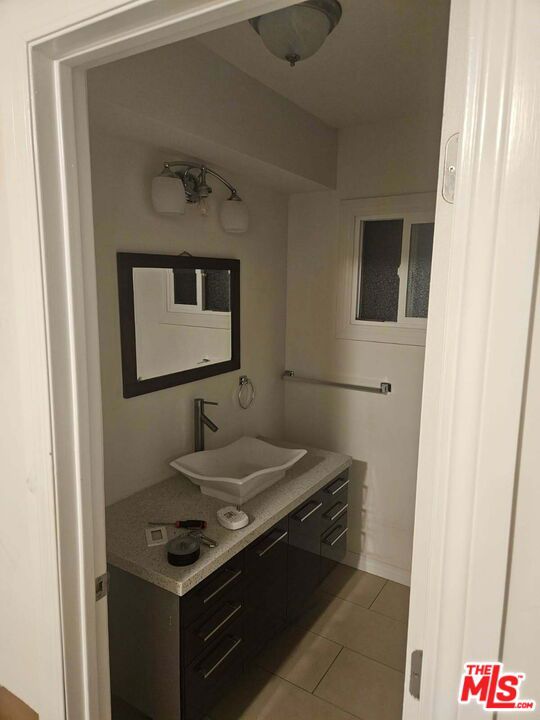 5021 1/2 Lowell Avenue, Glendale CA: https://media.crmls.org/mediaz/9f578500-f5a5-40b2-90a9-2ca8b4ea4c37.jpg
