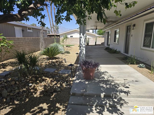 74626 Stage Line Drive, Thousand Palms CA: https://media.crmls.org/mediaz/9f57c59f-46d4-4188-810e-f143ba7592ae.jpg