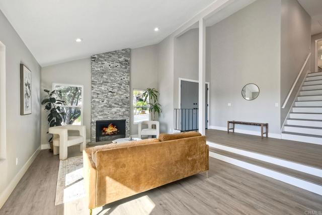 10265 Aviary Drive, San Diego CA: https://media.crmls.org/mediaz/9f585236-bf76-4b5f-859e-a0648ce451f7.jpg