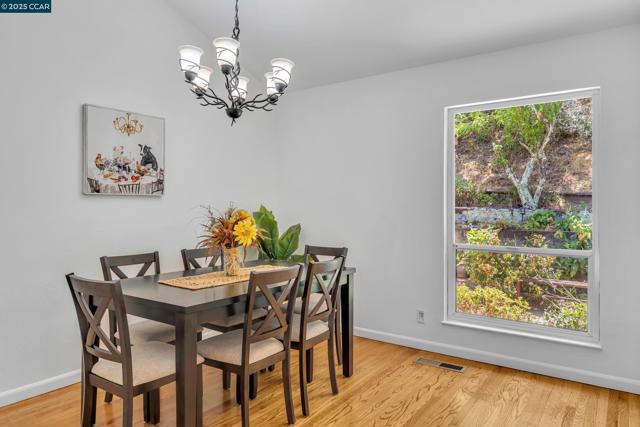 2690 Doidge Ave, Pinole CA: https://media.crmls.org/mediaz/9f58567f-88f0-48bc-b0dd-1aacb9776f83.jpg