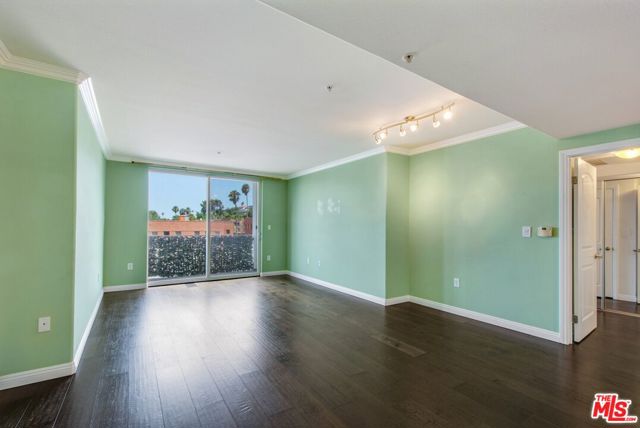 3740 Santa Rosalia Drive, Los Angeles, California 90008, 2 Bedrooms Bedrooms, ,2 BathroomsBathrooms,Condominium,For Sale,Santa Rosalia,24432927