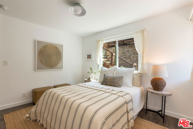 450 Rustic Drive, Los Angeles CA: https://media.crmls.org/mediaz/9f5899ad-d2e4-4a52-9214-56436588275a.jpg