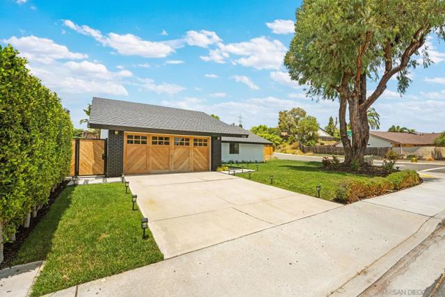 7105 Mimosa Dr, Carlsbad CA: https://media.crmls.org/mediaz/9f58dd03-8038-4c26-b02f-0bf2a3ec4da7.jpg