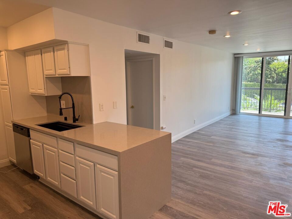 MLS #25614075 image #24