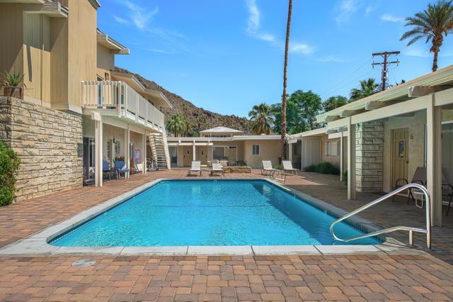 290 S San Jacinto Drive, Palm Springs CA: https://media.crmls.org/mediaz/9f5a4022-aebd-4e00-a18c-1c2896516aaa.jpg