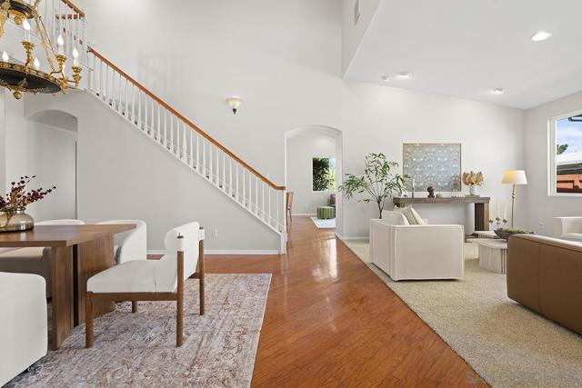 987 Palencia Ct, Chula Vista CA: https://media.crmls.org/mediaz/9f5ac4bd-fabc-4e18-80d4-2f0372b94e23.jpg