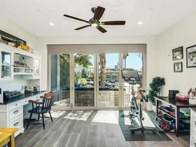 938 Opal St, San Diego CA: https://media.crmls.org/mediaz/9f5adef0-8eb5-4628-8a59-d8baff44e764.jpg
