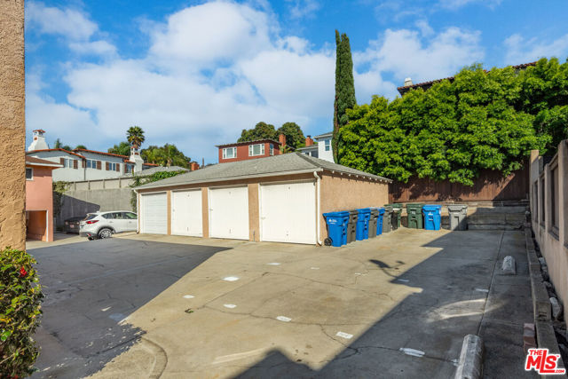 Image 17 of 19 For 702 Pacific Coast Highway