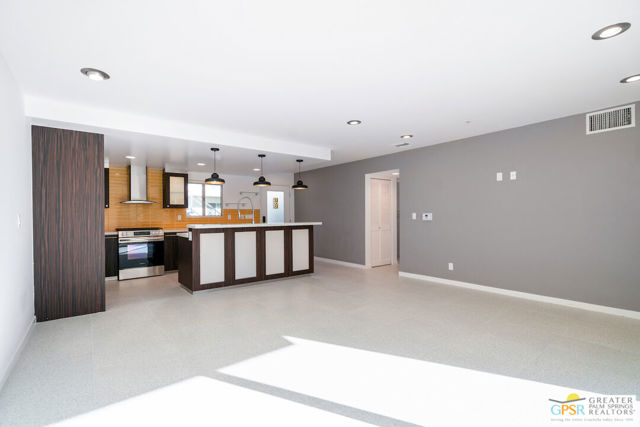 588 E San Lorenzo Road, Palm Springs CA: https://media.crmls.org/mediaz/9f5c68fb-fcb1-47d3-ac84-2707103d4d59.jpg