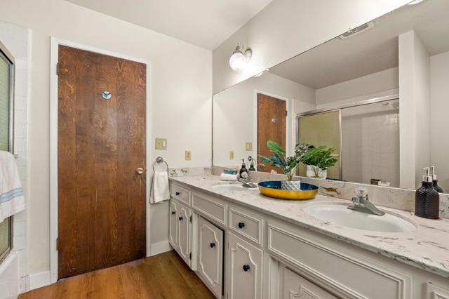 26025 Highland Way, Los Gatos CA: https://media.crmls.org/mediaz/9f5ce8a6-93d6-4c21-afcd-2e9b0561c7d4.jpg