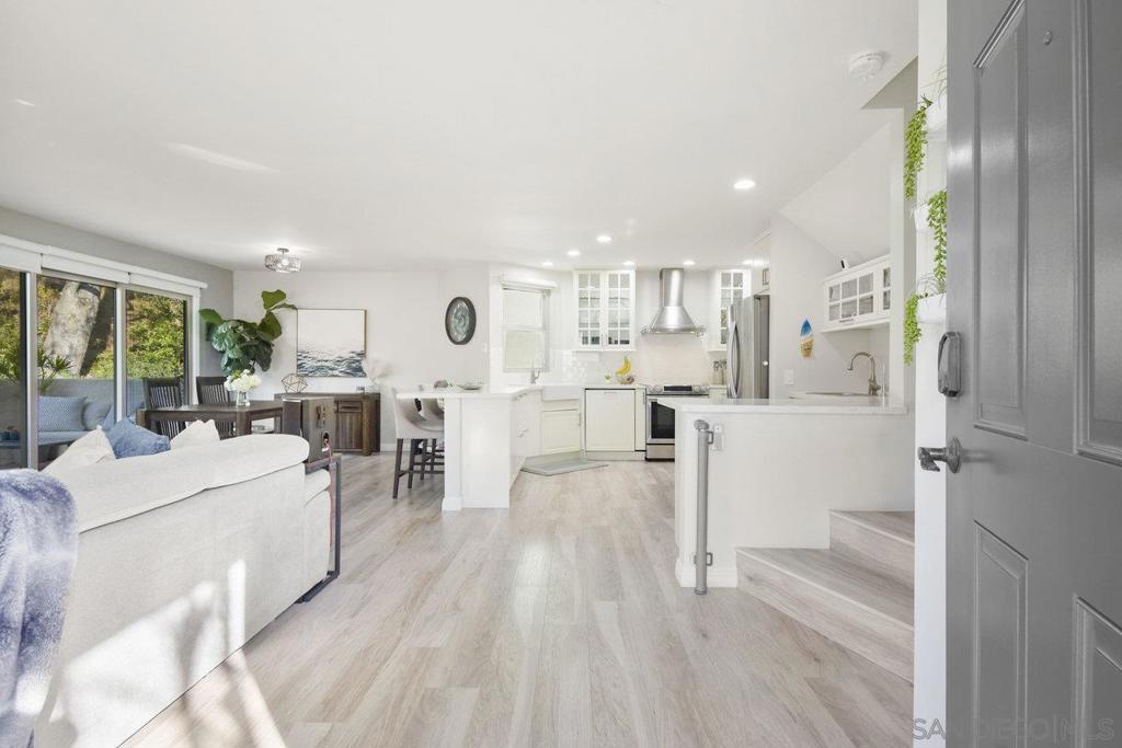 1212 River Glen Row #107