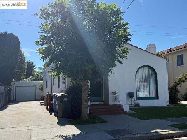 1329 Columbia St, Pittsburg CA: https://media.crmls.org/mediaz/9f5d3f5c-b878-41a7-a516-3b20c295354f.jpg